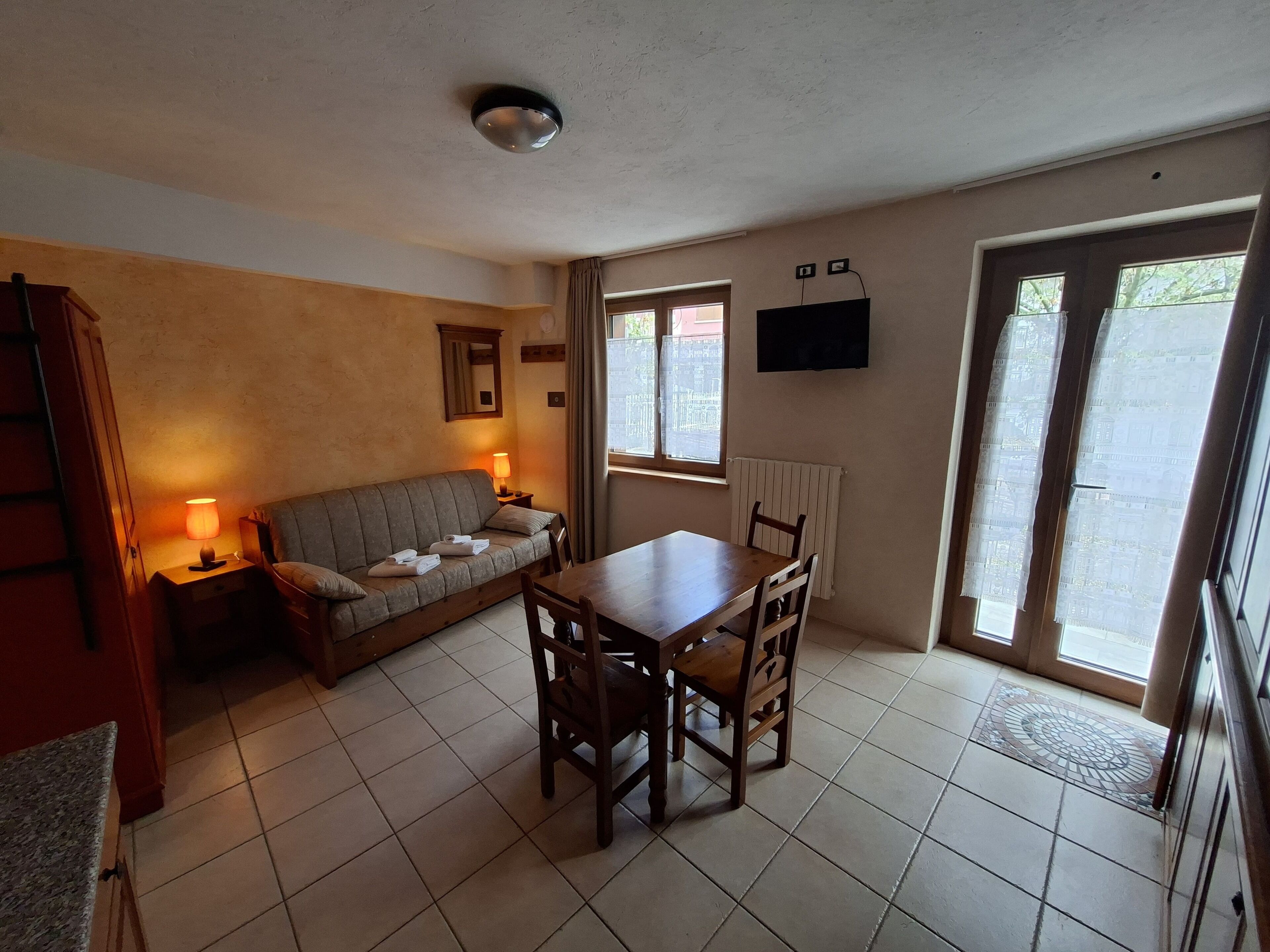 Studio Supérieur | Coin séjour | Télévision à écran plat