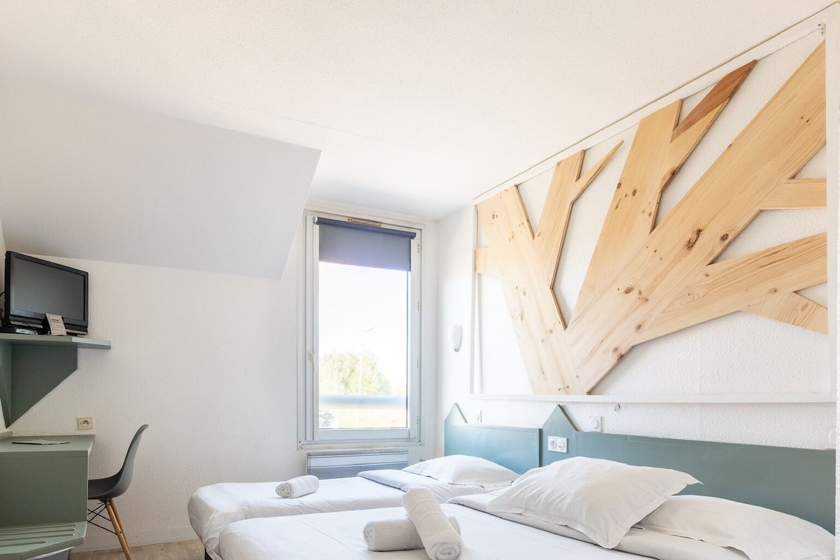 Superior Triple Room | In-room safe, desk, soundproofing, iron/ironing board (on request)