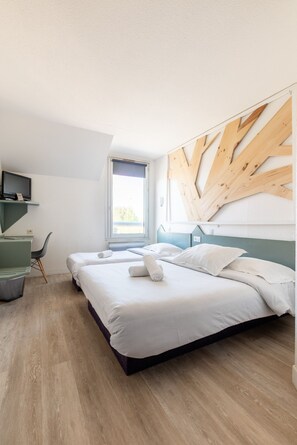 Habitació triple superior | Caixa forta a l'habitació, escriptori i habitacions insonoritzades 
