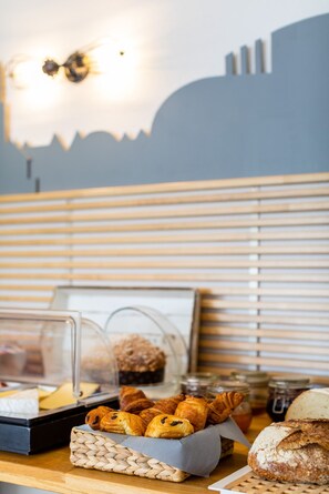 Breakfast buffet - East Hotel (Hoenheim)