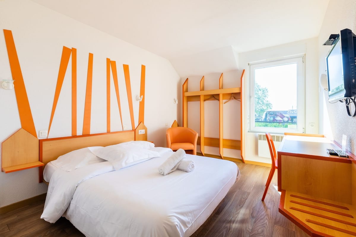 Superior Double Room | In-room safe, desk, soundproofing, iron/ironing board (on request)