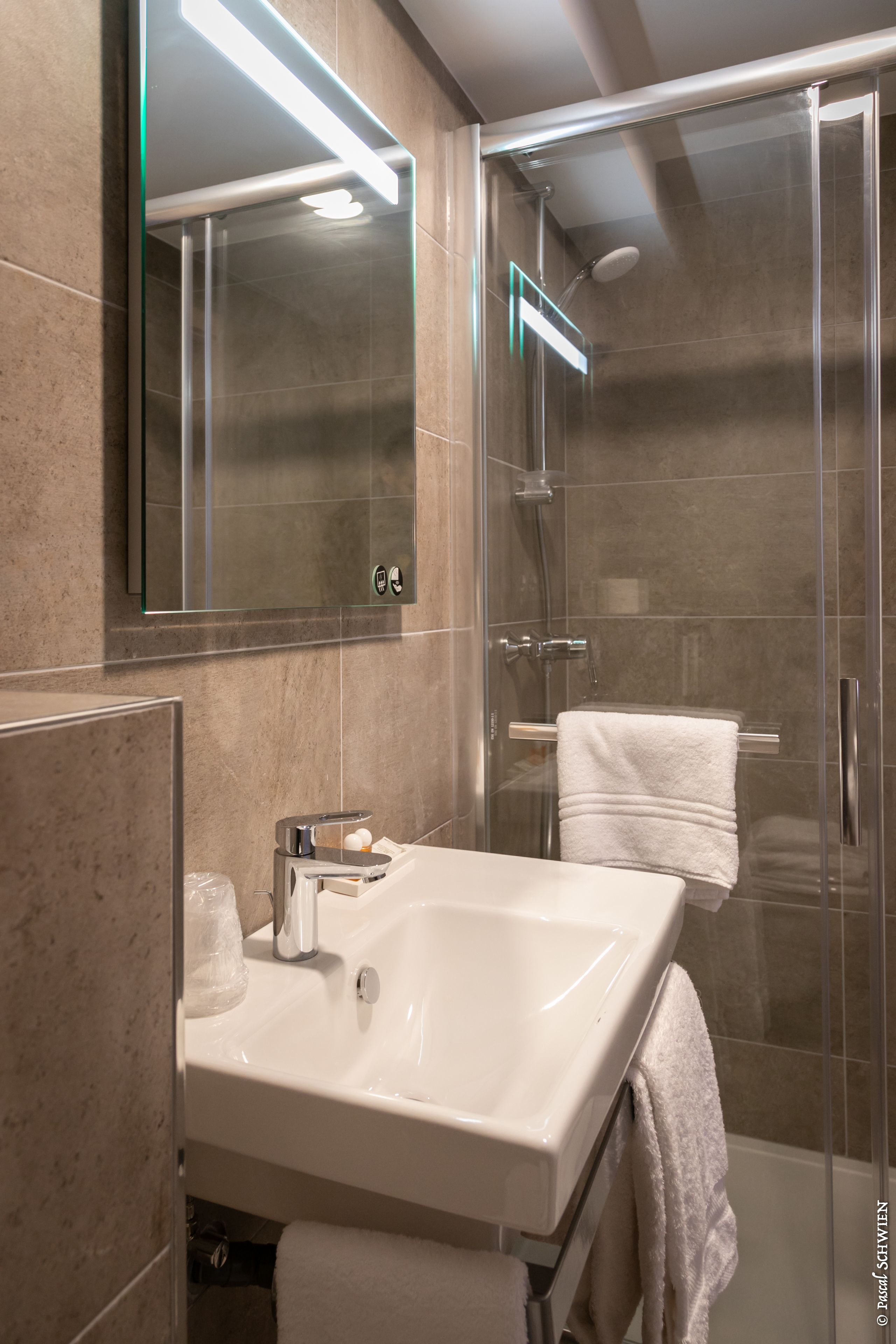 grand comfort room | 1 bedroom, individually decorated, individually furnished, free wifi