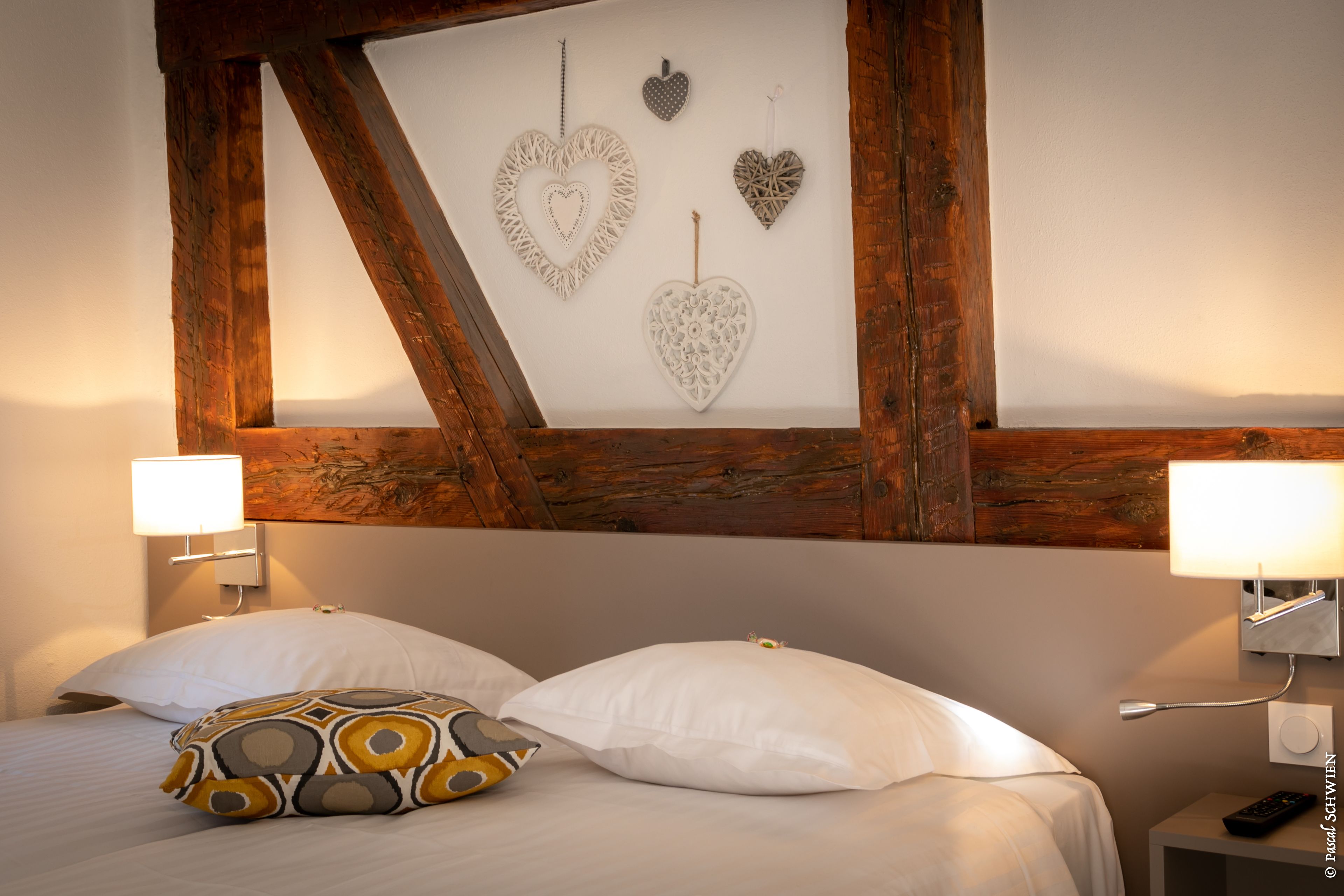 family suite, non smoking, bathtub | 1 bedroom, individually decorated, individually furnished, free wifi