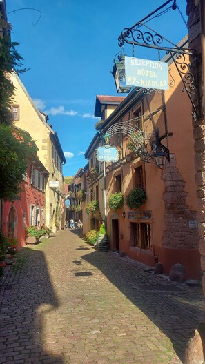 Exterior - Hotel Restaurant Saint Nicolas (Riquewihr)