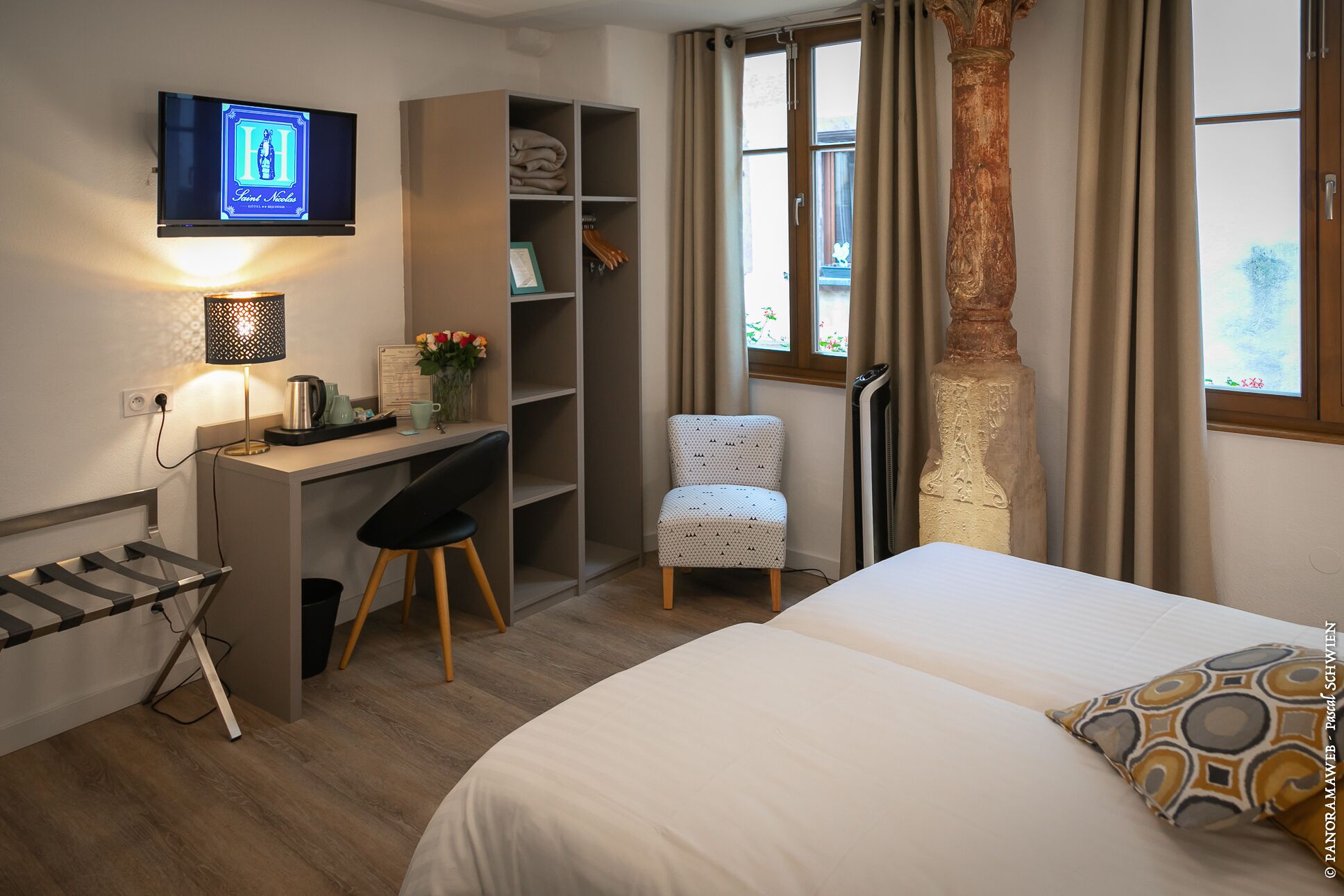 family suite, non smoking, bathtub | 1 bedroom, individually decorated, individually furnished, free wifi