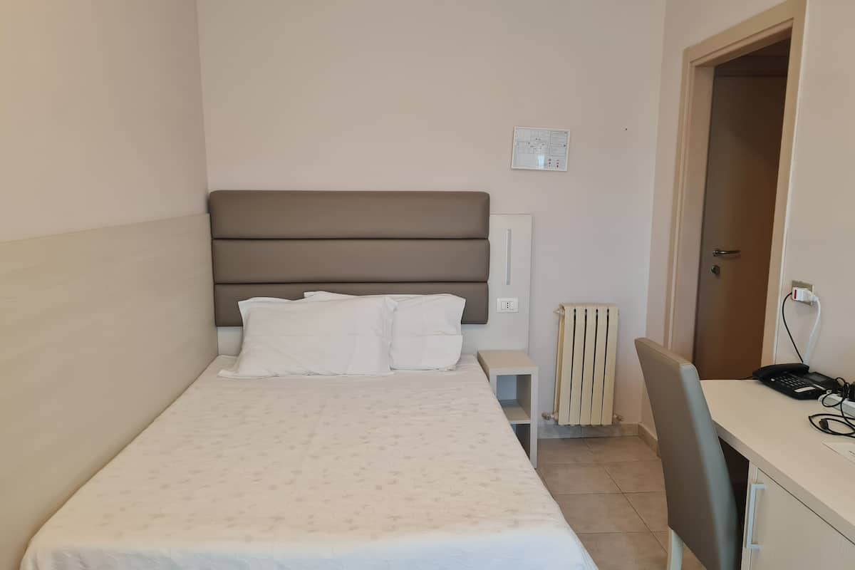single room | in-room safe, desk, rollaway beds, free wifi
