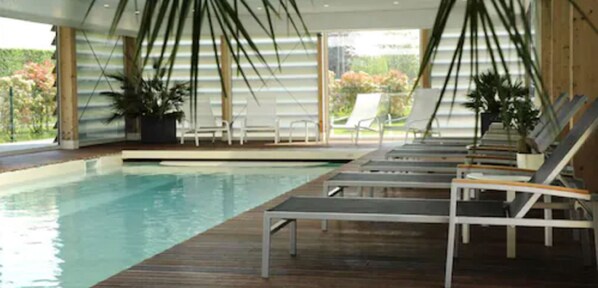 Indoor pool, pool loungers