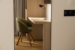 Ropa de cama de alta calidad y minibar con artículos gratuitos