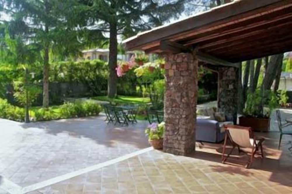 Rosso Vulcano Bed & Breakfast