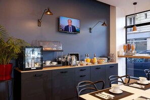 Daily continental breakfast for a fee