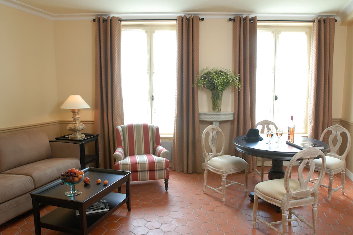 1 Bedroom Apartment | Living area | Smart TV