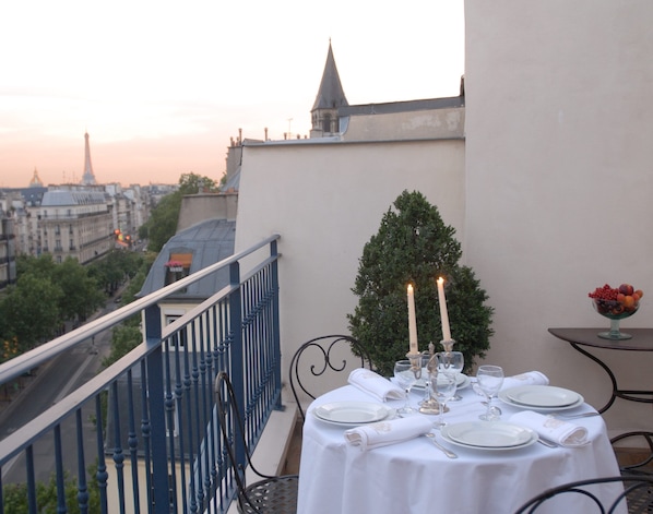 2 bedroom Duplex | Balcony