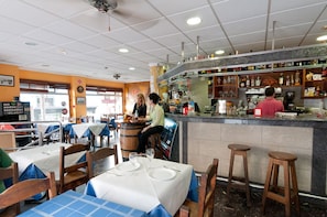 Bar (on property) - Hotel Verol (Las Palmas de Gran Canaria)