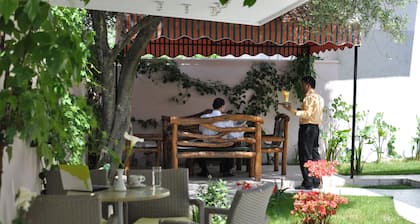 Theranda Hotel