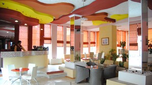 Bar (on property) - Theranda Hotel (Tirana)