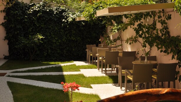 Garden - Theranda Hotel (Tirana)