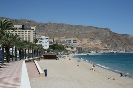 Una playa cerca