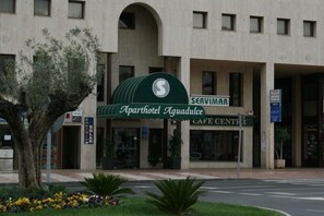 Fachada de la propiedad