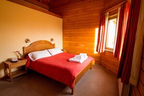 Premium bedding, Tempur-Pedic beds, free WiFi, bed sheets