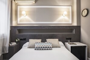 Standard Double or Twin Room - Ainb B&B Eixample Muntaner (Barcelona)