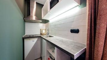 Standard Studio, 1 Bedroom, Balcony | Private kitchen | Fridge, microwave, stovetop, coffee/tea maker