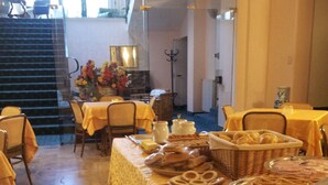 Free daily buffet breakfast - Hotel La Capannina (Genoa)