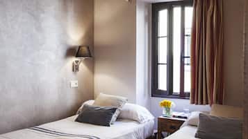 Standaard appartement, 2 slaapkamers, balkon | Een strijkplank/strijkijzer, gratis wifi, beddengoed