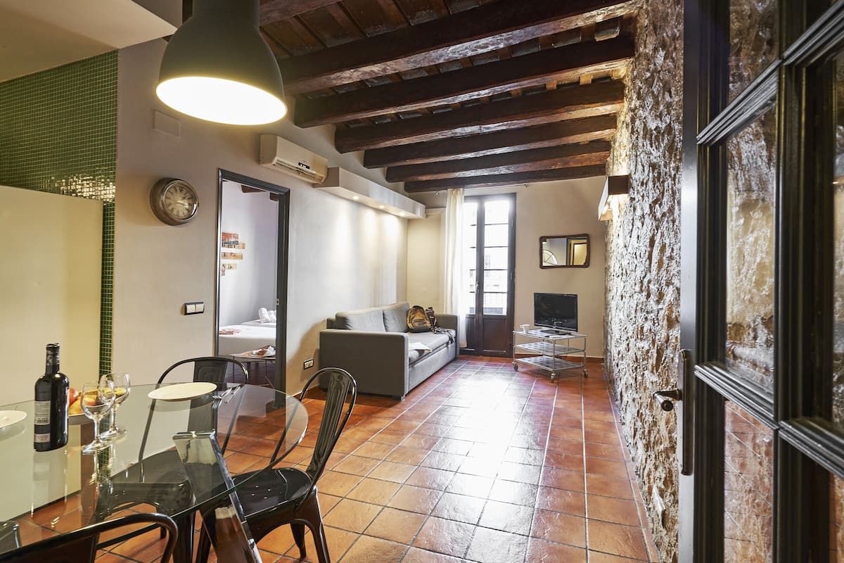 Standard Apartment, 2 Bedrooms, Balcony | Living area