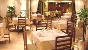 Breakfast, lunch and dinner served  - Mirador Praia Hotel (Natal)