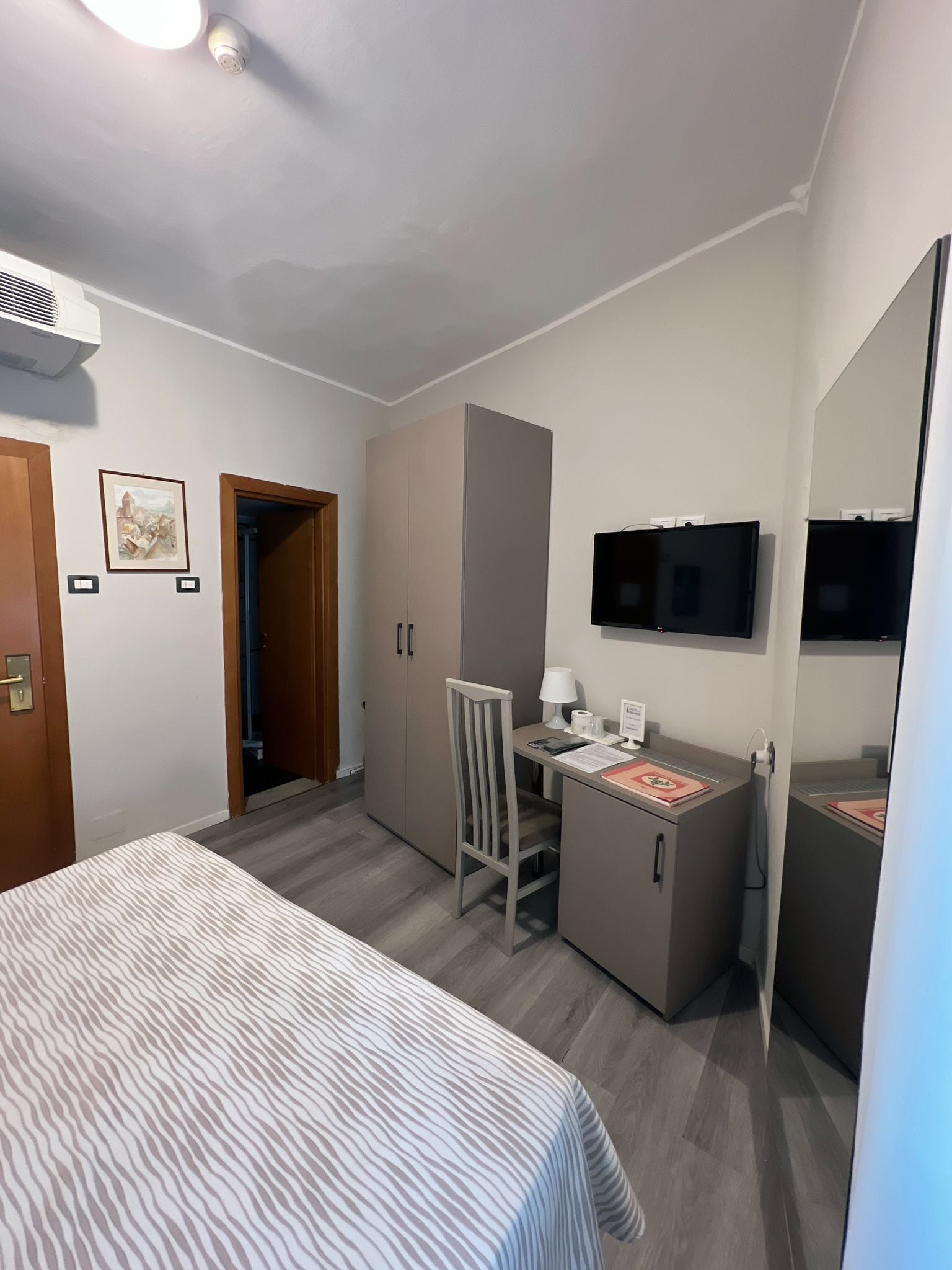 Photo - Hotel Helvetia