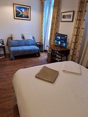 Double Room, Ensuite (Room 1, Large) - Lantern Guest House (Edinburgh)