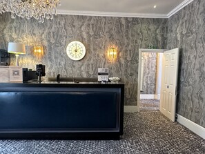 Reception - Bloomsbury Palace Hotel (London)