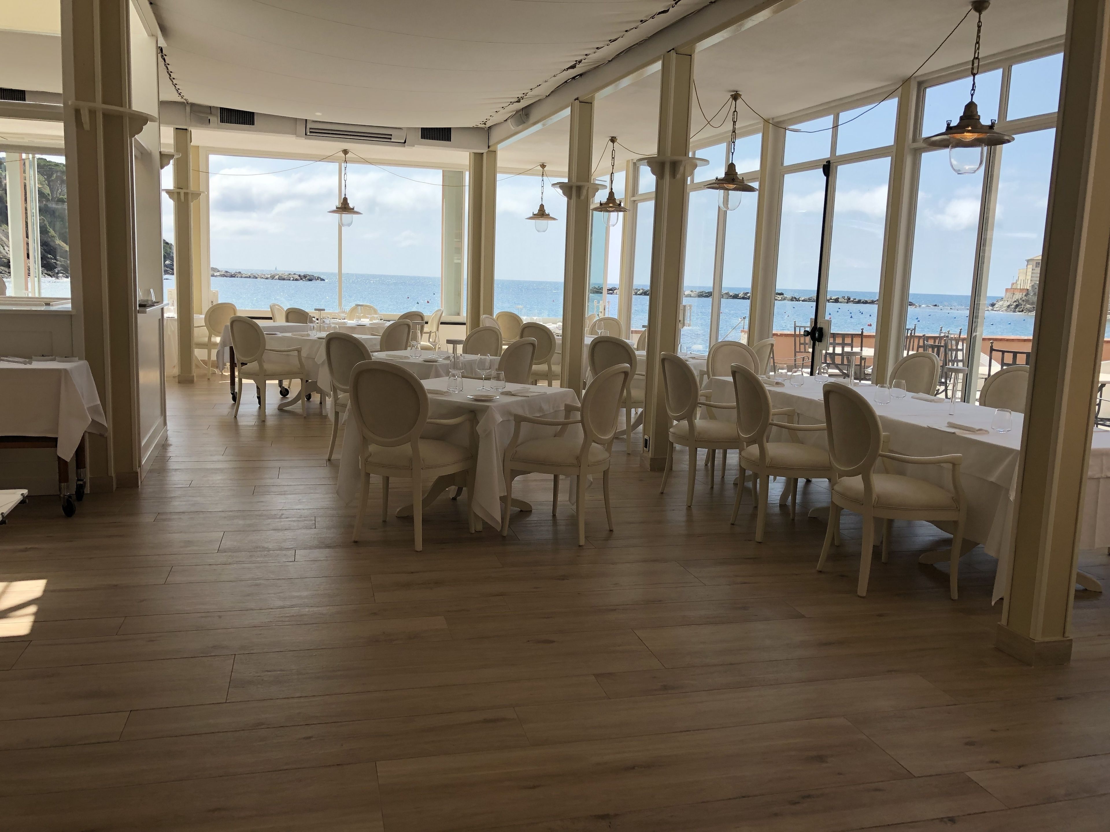 2 restaurants, breakfast, lunch, dinner served; Italian cuisine 