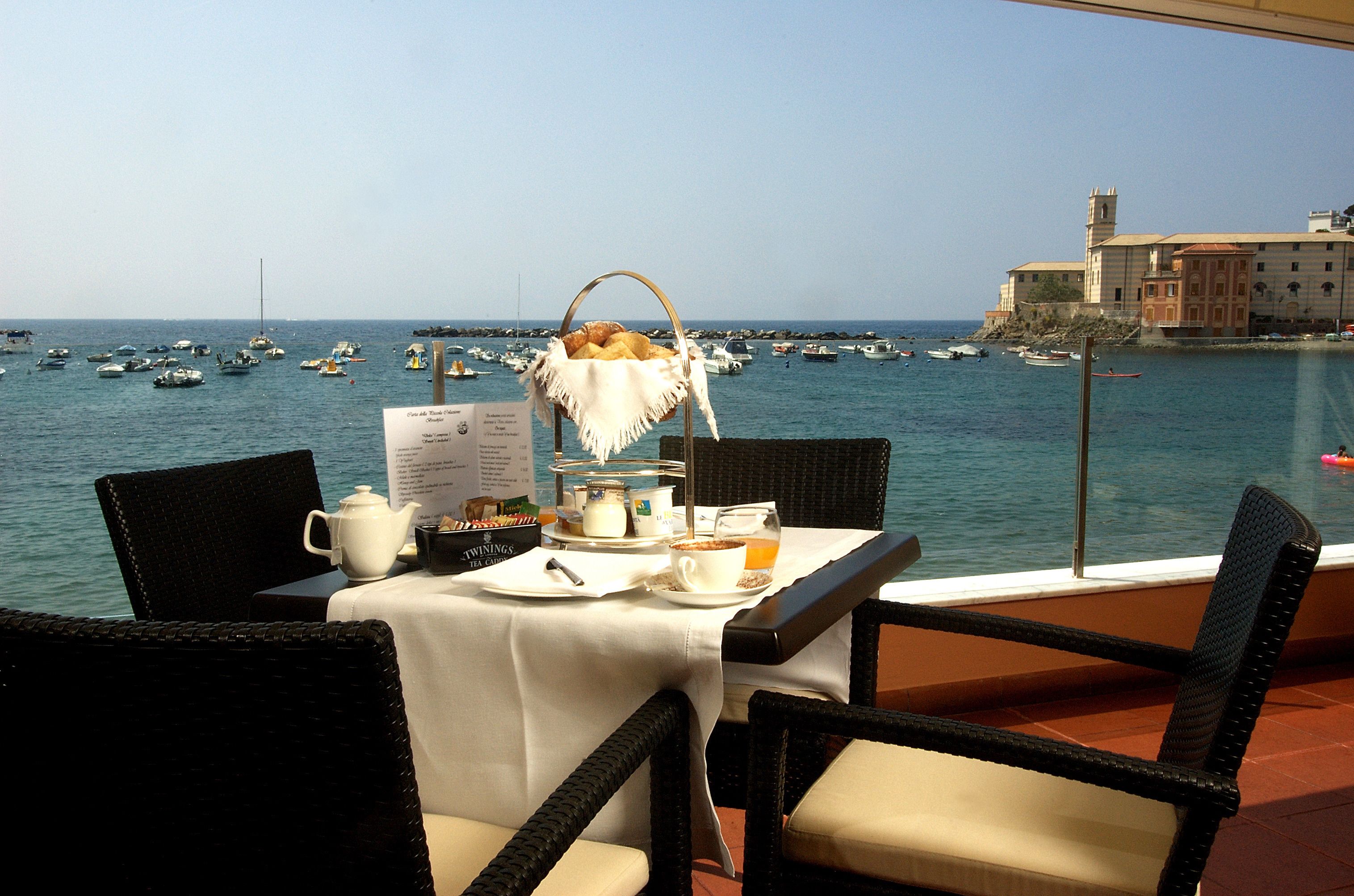 2 restaurants, breakfast, lunch, dinner served; italian cuisine