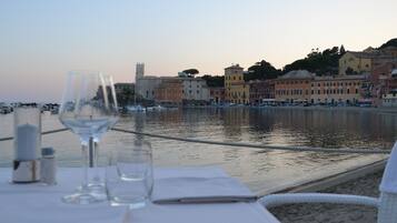 2 restaurants, breakfast, lunch, dinner served; Italian cuisine