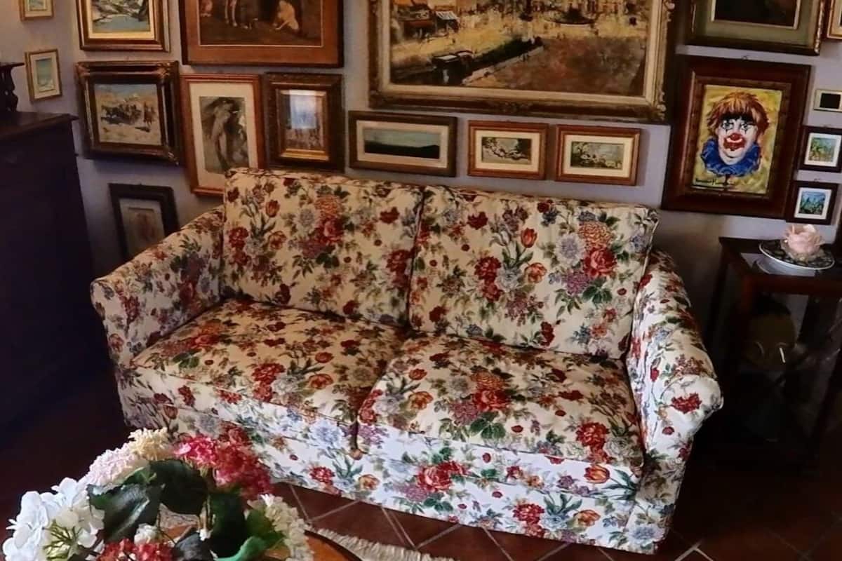 25-inch flat-screen tv with digital channels, tv