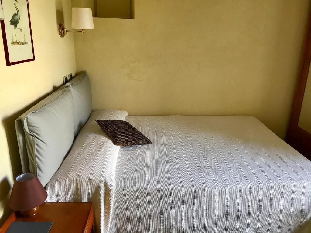 single room | minibar, in-room safe, desk, soundproofing