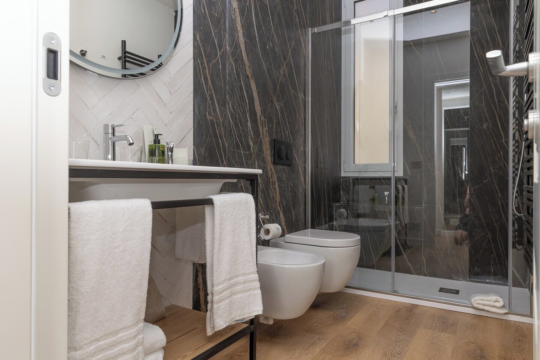 deluxe double room | bathroom | shower, hair dryer, slippers, bidet
