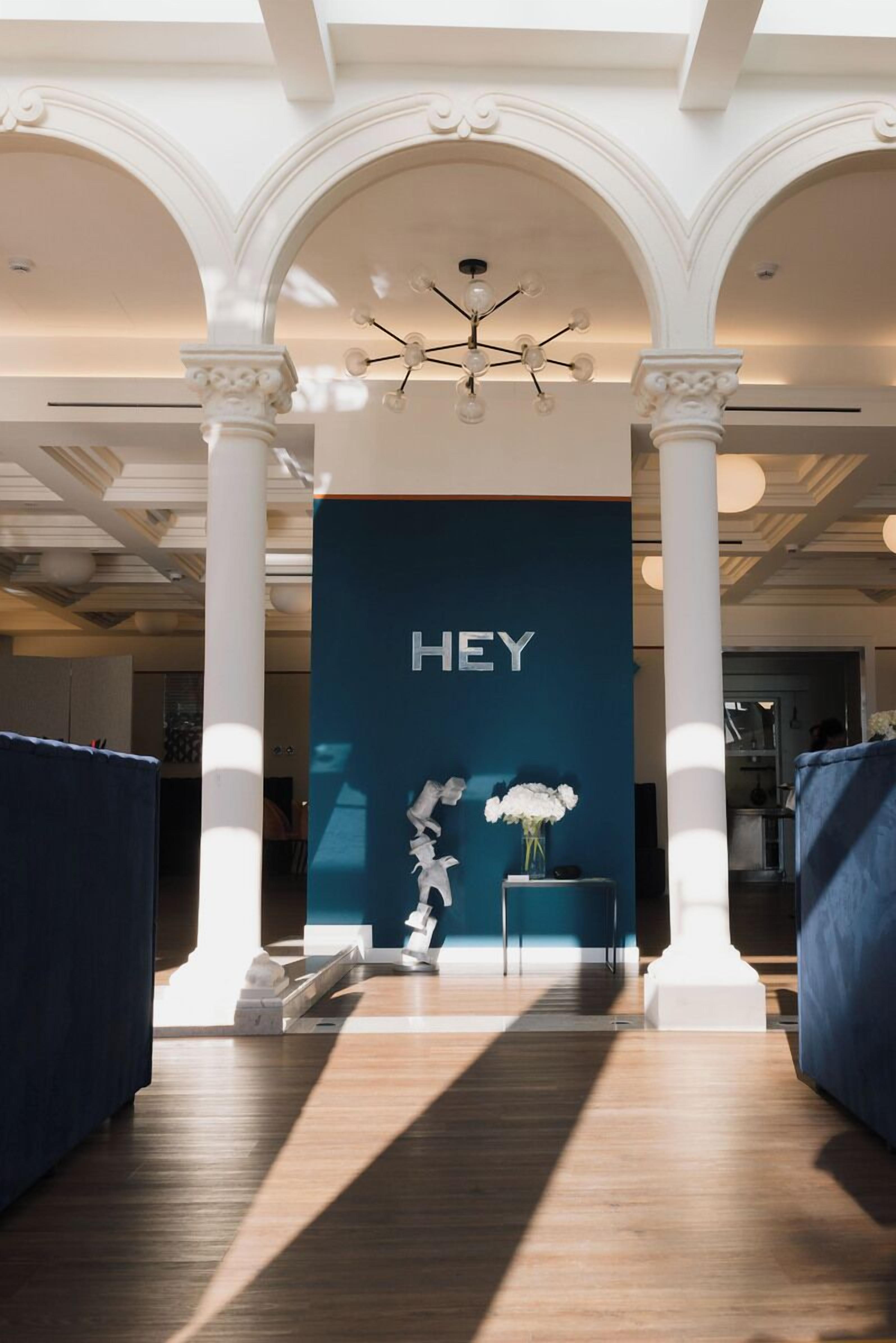 Tägliches einheimisches Frühstück (30 EUR pro Person)