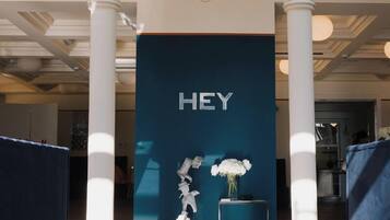 Tägliches einheimisches Frühstück (30 EUR pro Person)