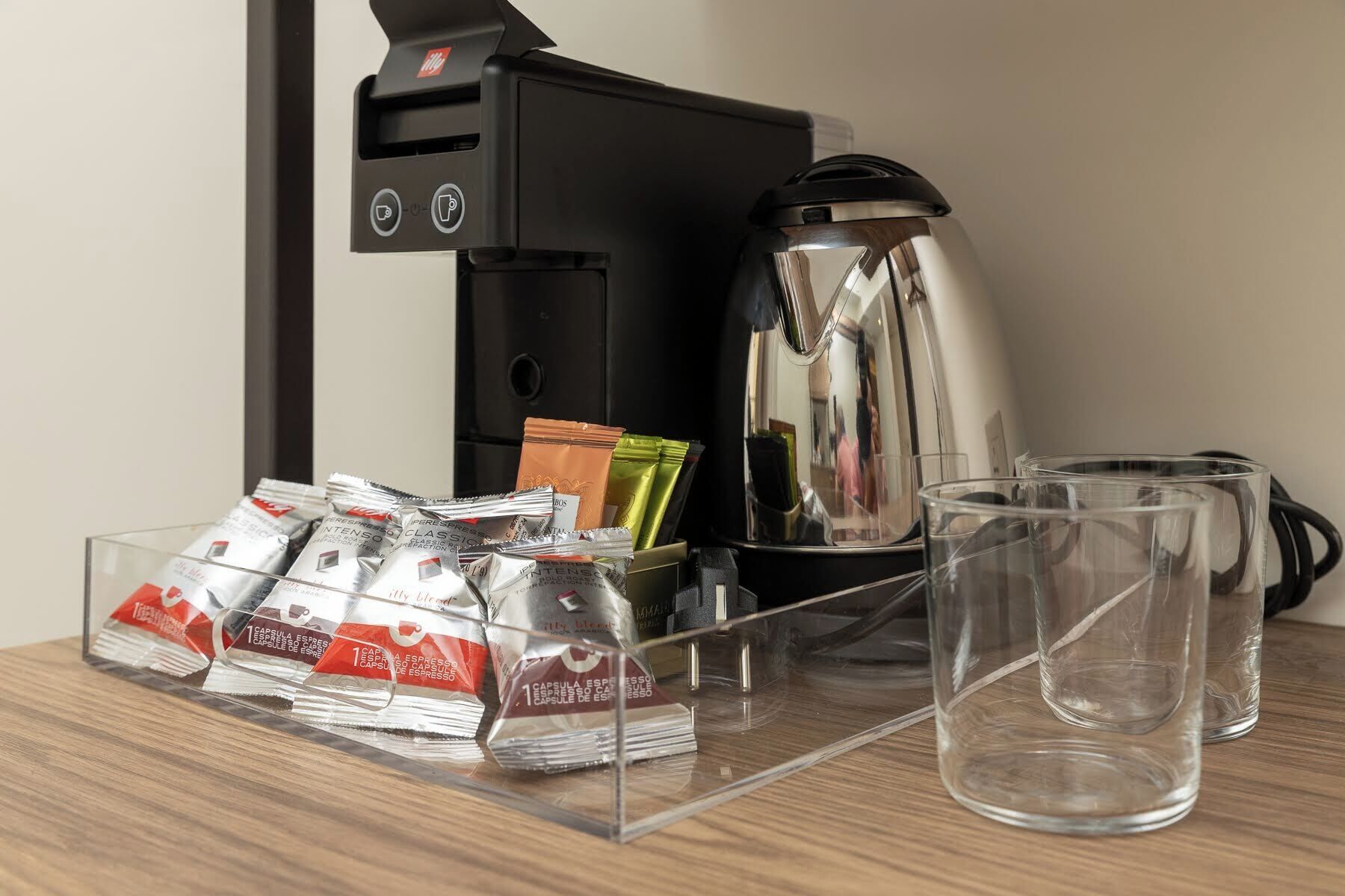 egyptian cotton sheets, premium bedding, down duvets, minibar