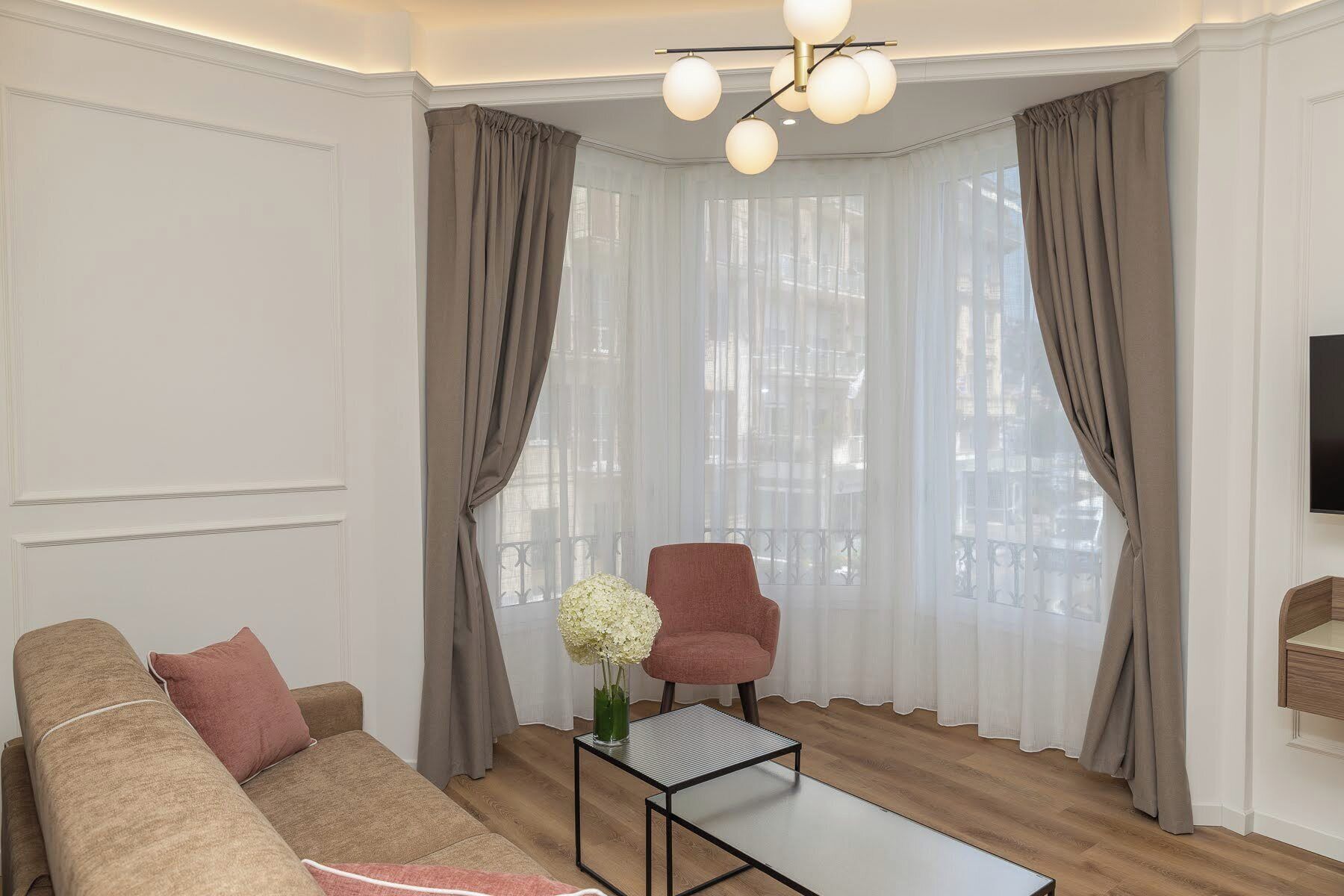 executive studio suite | egyptian cotton sheets, premium bedding, down duvets, minibar