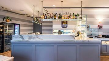 Bar (in der Unterkunft)