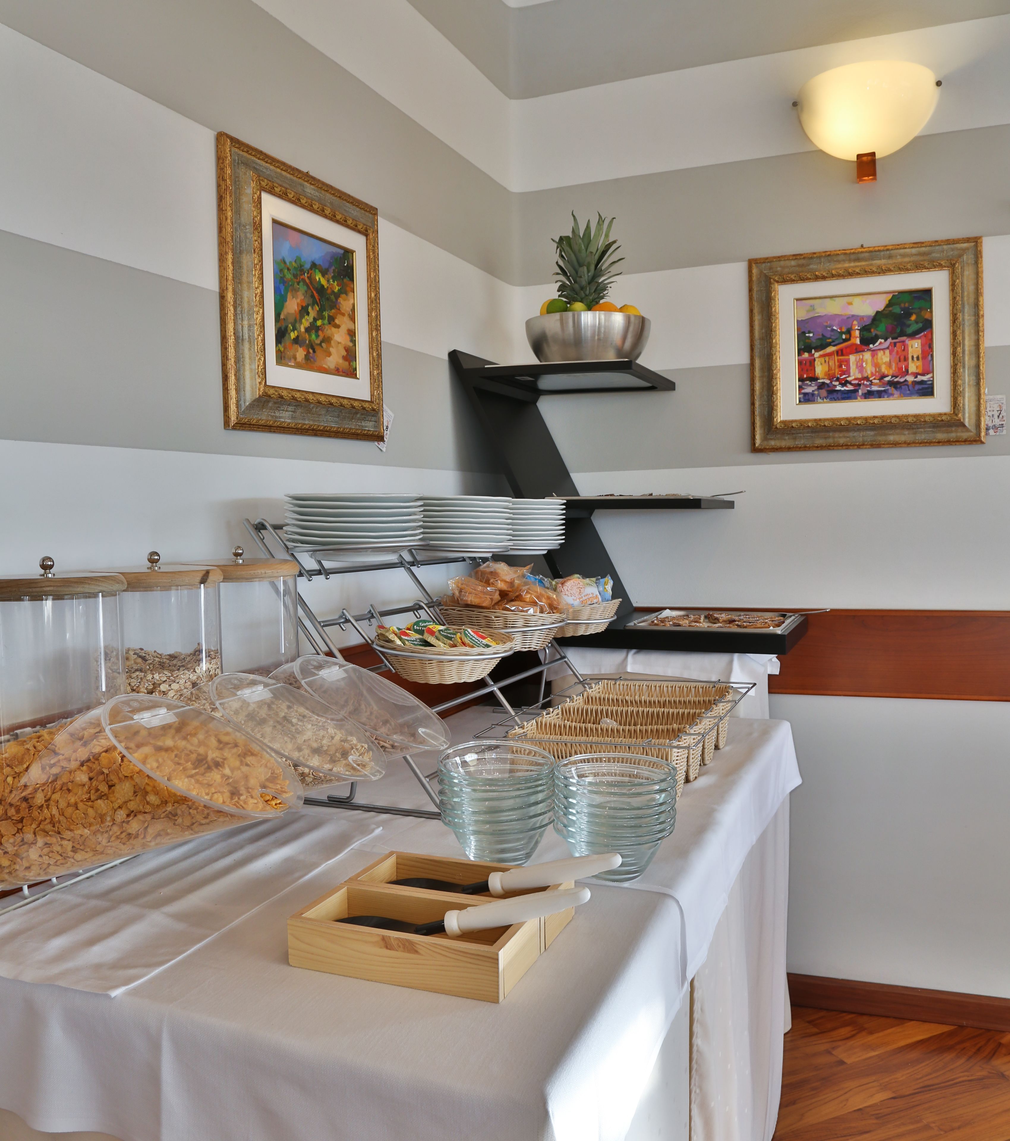 daily buffet breakfast (eur 25 per person)