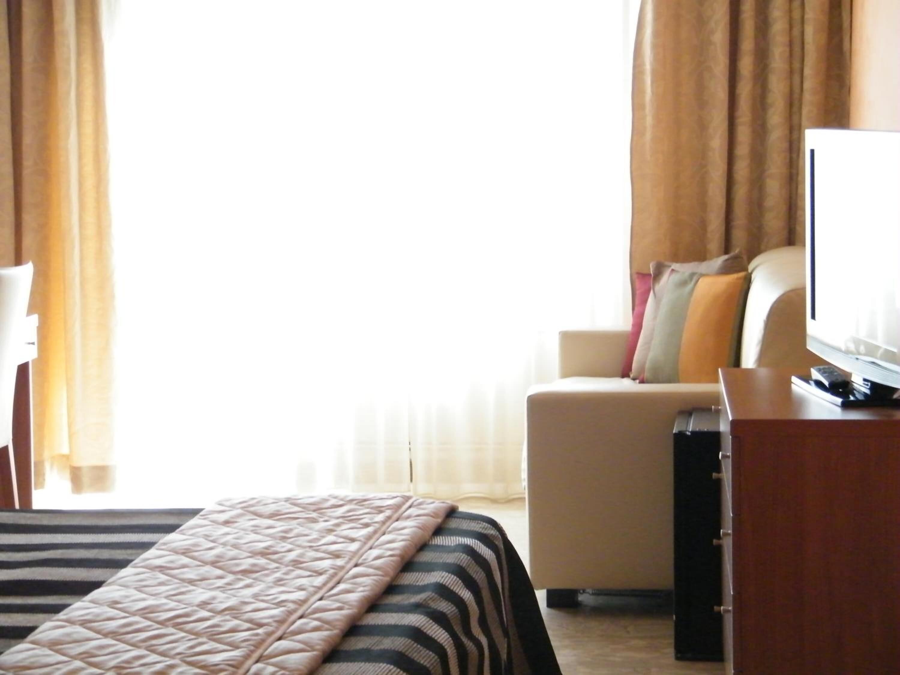 minibar, in-room safe, desk, blackout curtains