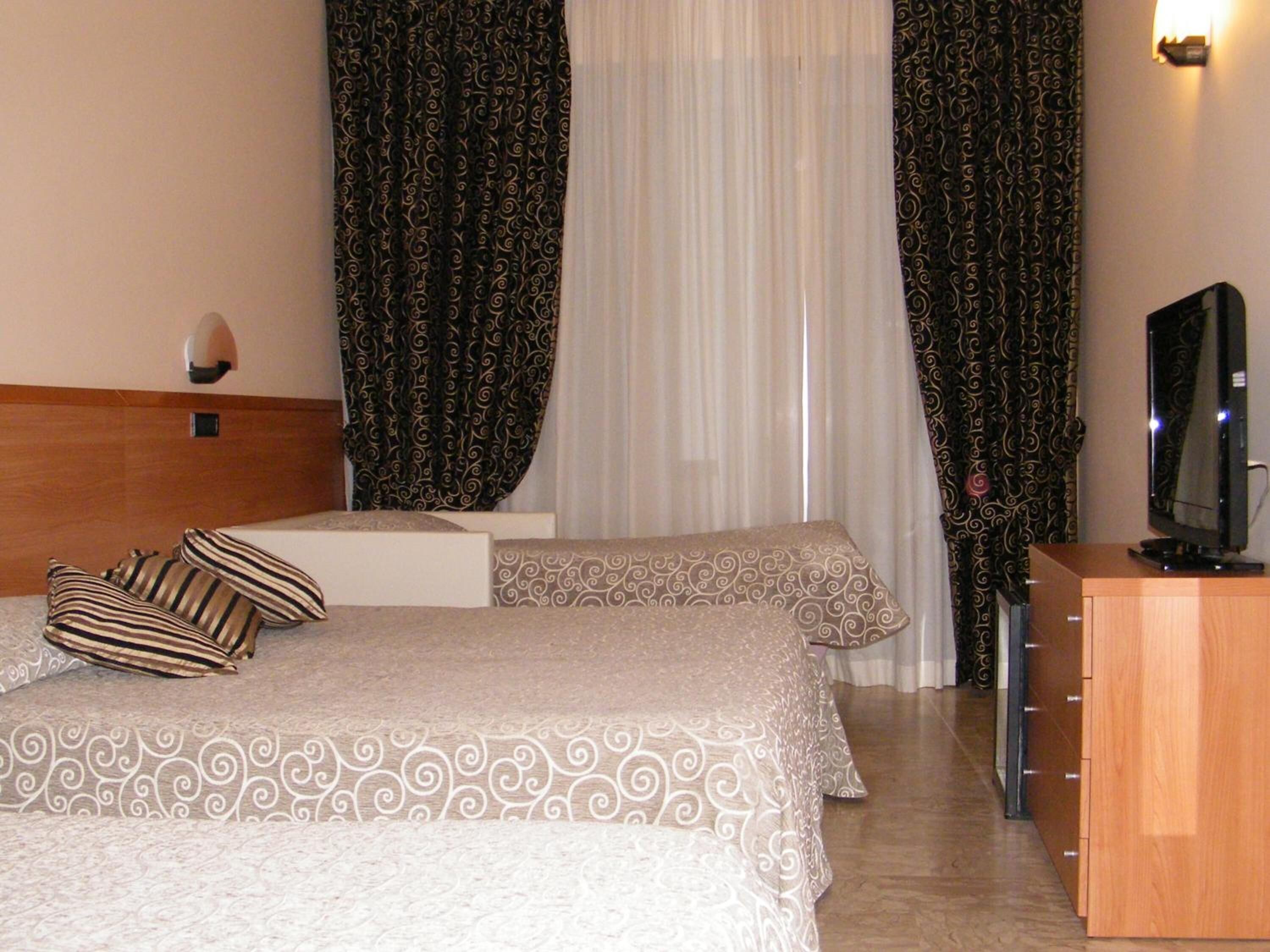 minibar, in-room safe, desk, blackout curtains