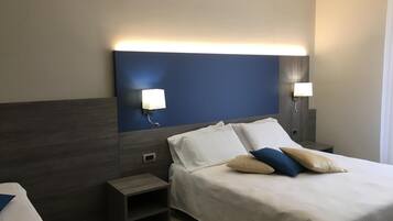 Een kluis op de kamer, een bureau, babybedden (toeslag), gratis wifi