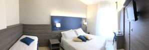In-room safe, desk, cribs/infant beds, free WiFi - Hotel Mediterranée (Spotorno)