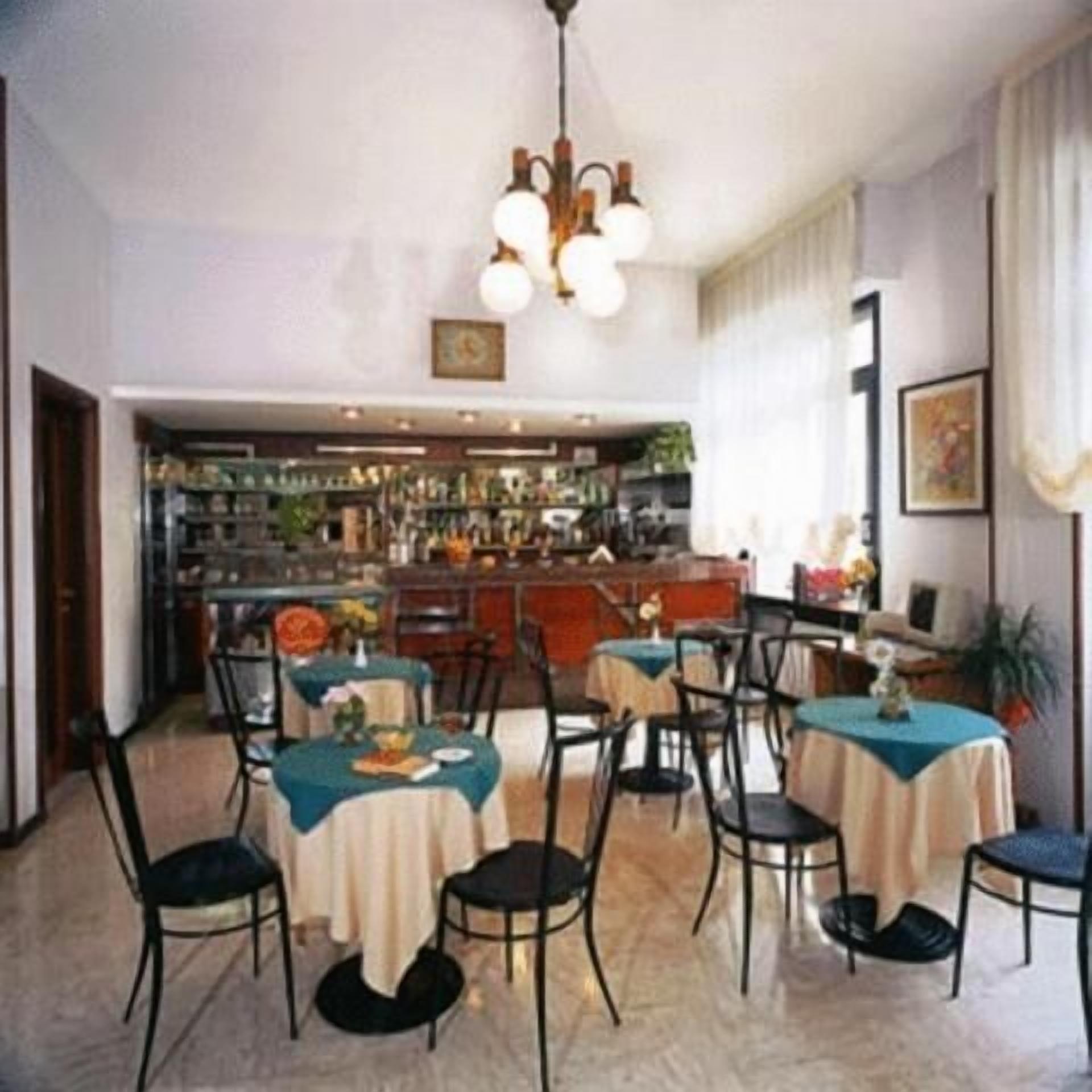 breakfast, lunch and dinner served