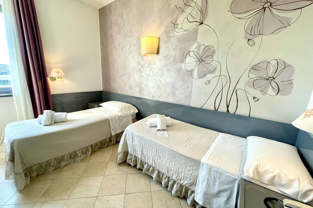 standard twin room | 1 bedroom, hypo-allergenic bedding, in-room safe, individually decorated